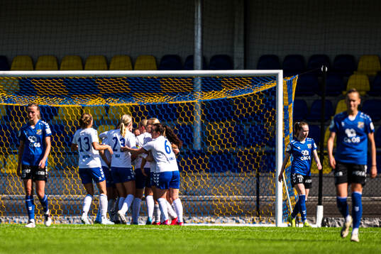 Kristin Holmen of Lyn celebrates