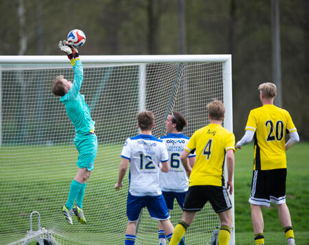 Onsalas målvakt Hugo Ramberg i matchen i U19 division 1,