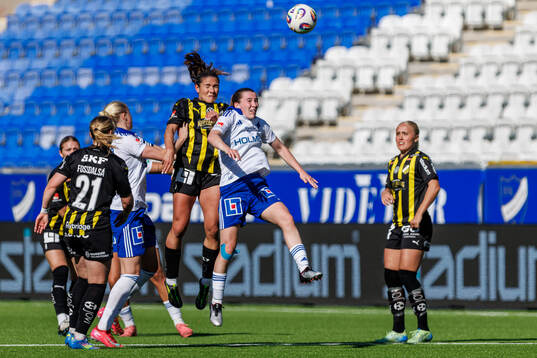 Häckens Mary Caroline Wickenheiser och IFK Norrköpings