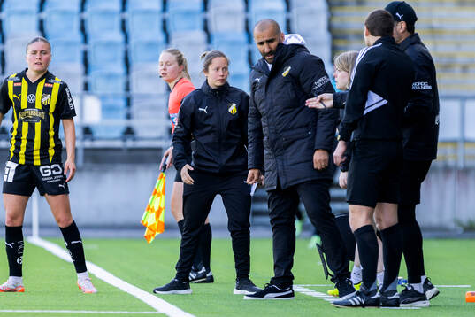 Häckens assisterande tränare Tiina Jukarainen och