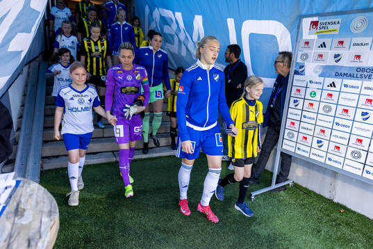 Häckens målvakt Jennifer Falk och IFK Norrköpings Wilma