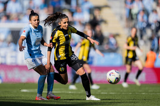Malmö FFs Ines Belloumou och Hammarbys Nadia Nadim