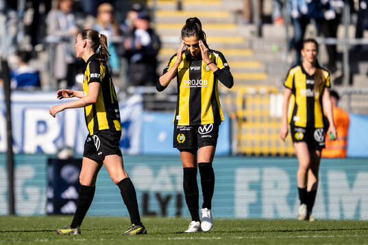 Hammarbys Nadia Nadim deppar