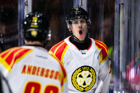 Brynäs Oskar Lindblom jublar