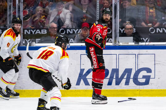 Brynäs Greg Scott och Luleås Frederic Allard