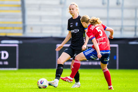 Växjö DFFs Elin Nilsson och Vittsjös Hannah Sjödahl