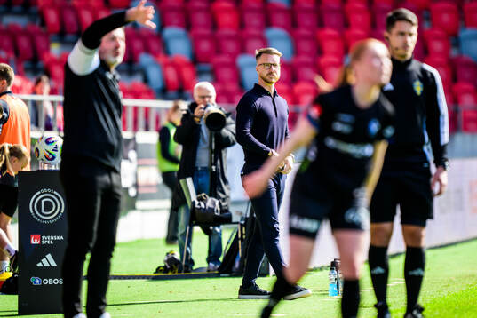 Växjö DFFs huvudtränare Olof Unogård