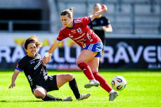Växjö DFFs Miho Kamogawa och Vittsjös Anna Haddock