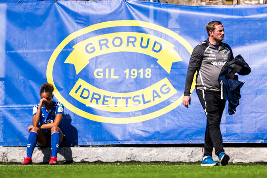 Josefine Birkelund of Lyn and Joakim Dragsten, head coach