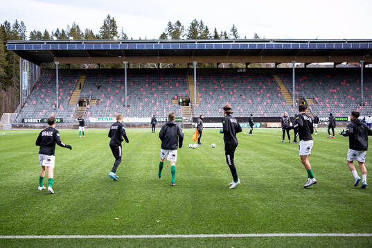 Brages spelare värmer upp