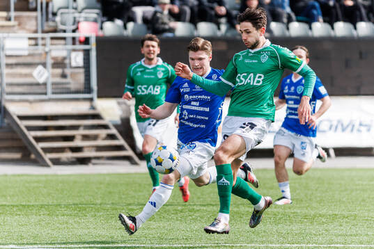 Umeå FCs Tobias Westin och Brages Filip Trpcevski