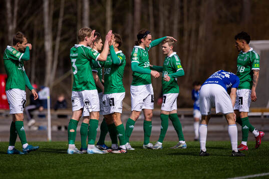 Brages spelare jublar