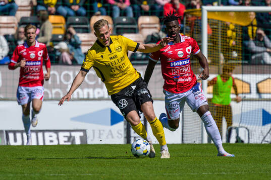 Mjällbys Herman Johansson och Degerfors Mamadouba Diaby