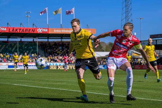 Mjällbys Jacob Bergström och Degerfors Bernardo Gil