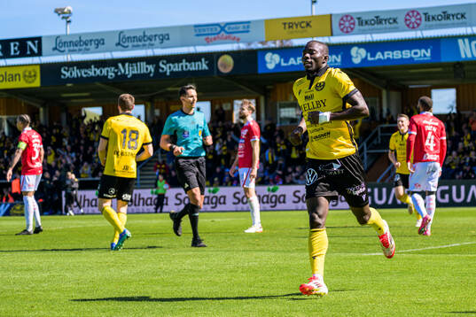 Mjällbys Abdoulie Manneh jublar