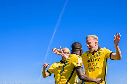 Bläddra bland fler bilder av Fotboll, Allsvenskan, Mjällby - Degerfors