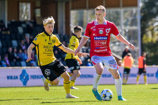 Mjällbys Romeo Leandersson och Degerfors Sebastian Ohlsson