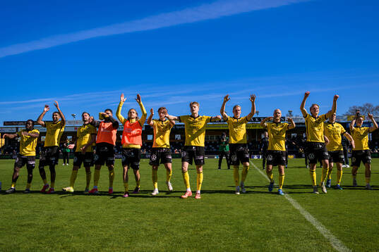 Mjällbys spelare jublar