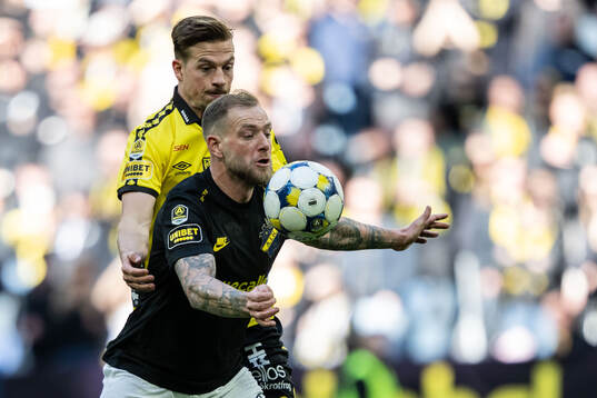 AIKs John Guidetti och Elfsborgs Simon Olsson