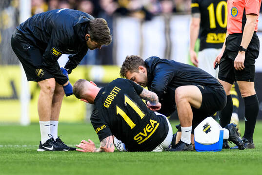 AIKs John Guidetti får vård