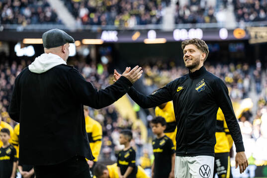 AIKs vd Fredrik Söderberg hyllar Anton Salétros för 200