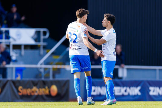 Värnamos Kenan Bilalovic och Mohammad Alsalkhadi jublar