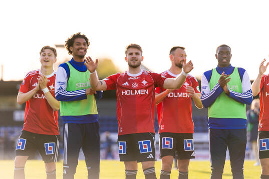 IFK Norrköpings spelare jublar