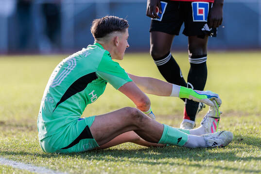 IFK Norrköpings målvakt David Andersson sitter