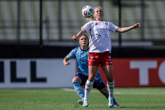 Djurgårdens Alexsandra Lobanova och Rosengårds Molly