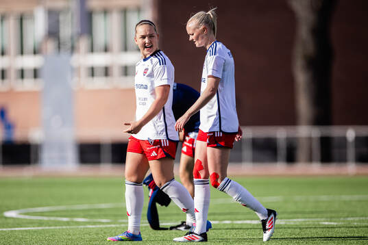 Rosengårds Maja Johansson och Emma Pennsäter deppar