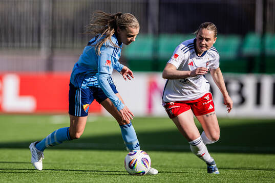 Djurgårdens Ebba Hed och Rosengårds Emma Jansson