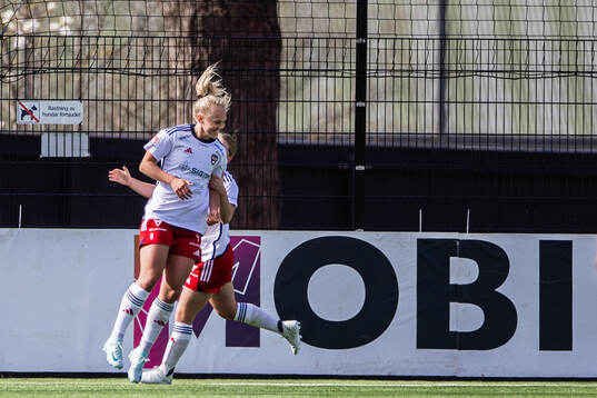 Rosengårds Molly Johansson jublar