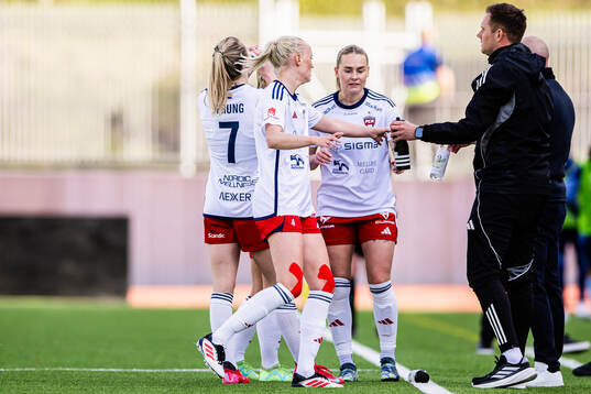 Rosengårds Bea Sprung, Emma Pennsäter och Emma Jansson i