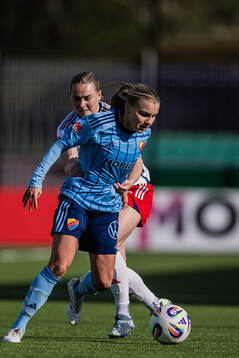 Djurgårdens Ebba Hed och Rosengårds Emma Jansson