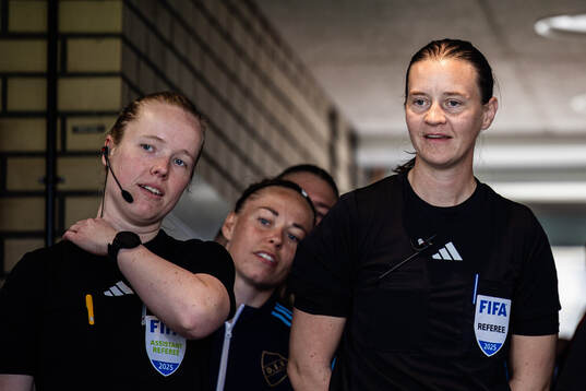 Assisterande domare Emelie Elfstrand, domare Lovisa