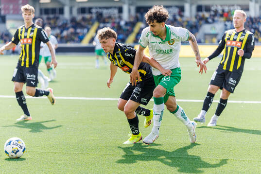 Hammarbys Sebastian Tounekti och Häckens Filip Öhman