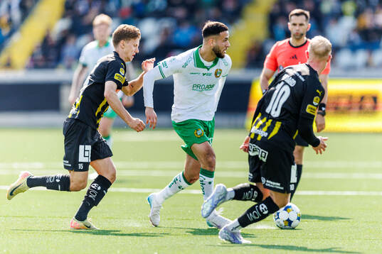 Häckens Samuel Leach Holm och Hammarbys Abdelrahman Boudah