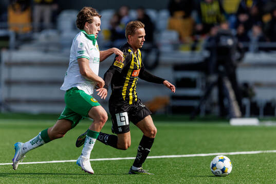 Hammarbys Hampus Skoglund och Häckens Pontus Dahbo