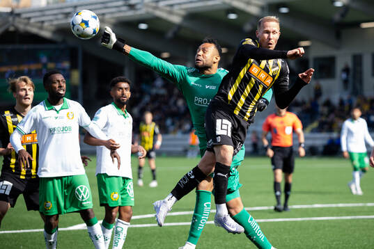 Hammarbys målvakt Warner Hahn och Häckens Mikkel Rygaard