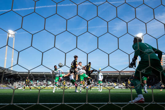 Häckens Silas Andersen nickar in 1-0 i mål bakom