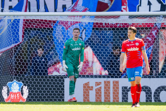 Helsingborgs målvakt Johan Brattberg deppar