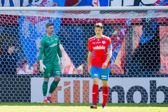 Helsingborgs målvakt Johan Brattberg deppar
