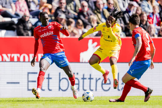 Helsingborgs Ebrima Bajo och Kalmars Isaac Atanga