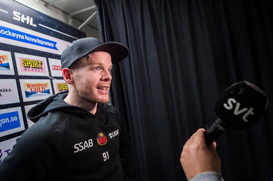 Luleås Brian O'neil i mixade zonen
