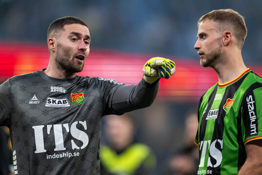 GAIS målvakt Mergim Krasniqi och Gustav Lundgren