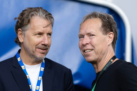 IFK Göteborgs fotbollschef Jesper Jansson och GAIS player