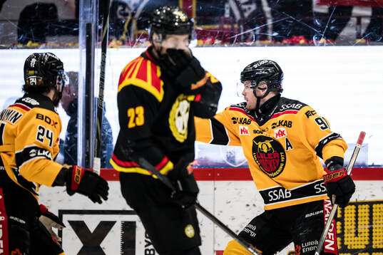 Luleås Brian O'neil jublar