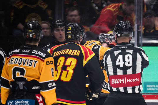 Brynäs Jakob Silfverberg i bråk med Luleås Markus Nurmi