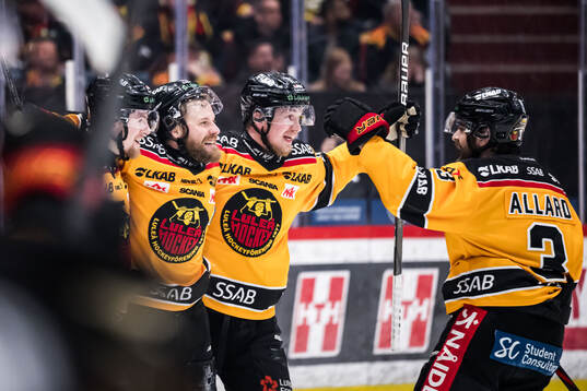 Luleås Linus Omark jublar