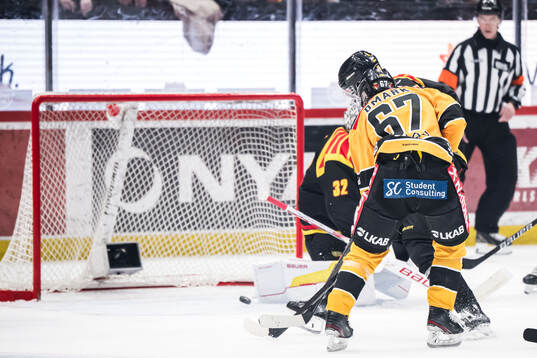 Luleås Linus Omark gör 0-3